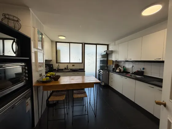Venta Depto Vista Despejada, Conectividad, 3 Amplios Dorm.
