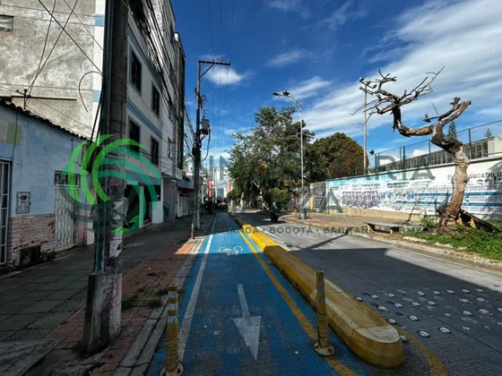 Casa En Venta En La Universidad. Cod V61643