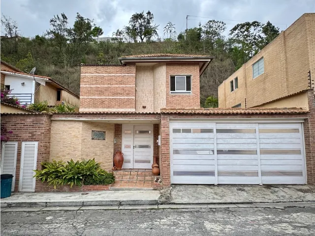 Venta De Casa Alto Hatillo Calle Cerrada