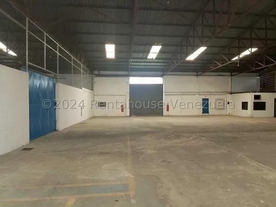 Maritza Lucena Tiene En Alquiler Amplio Galpón En Cabudare- 24 2 7 6 75- Con Todos Los Servicios Básicos,  Oficina Con Baño, Portón Corredizo, Cerrado Con Vigilancia 24/7.