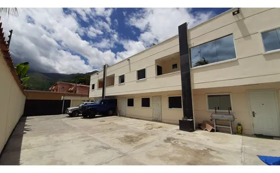Townhouse Con Financiamiento En  Sector Valle Verde El Limón Aragua