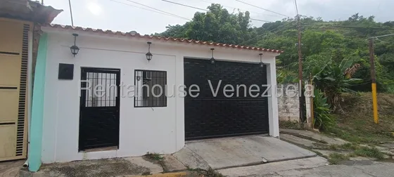 Casa En Venta Ubicada En La Candelaria Maracay, Fvina 25-24156