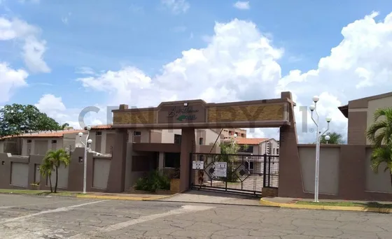 Espectacular Town House En  Conj. Res. Antillana Hills. Amoblado!!