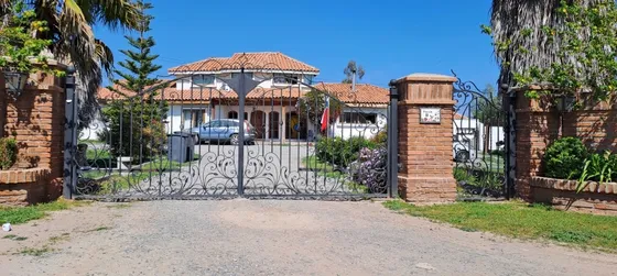 Amplia Casa En Parcela Con Piscina Y Quincho