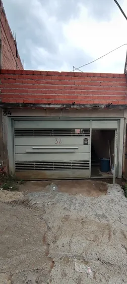 Lote Com 2 Casas. 3 Quartos 3 Banheiros 1 Garagem