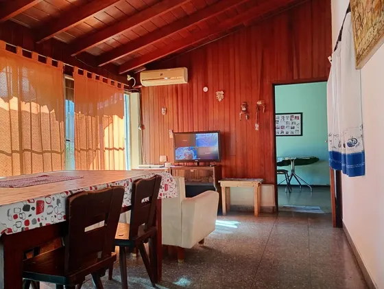 Casa Venta 5 Ambientes C/cochera Y Depto  Moron