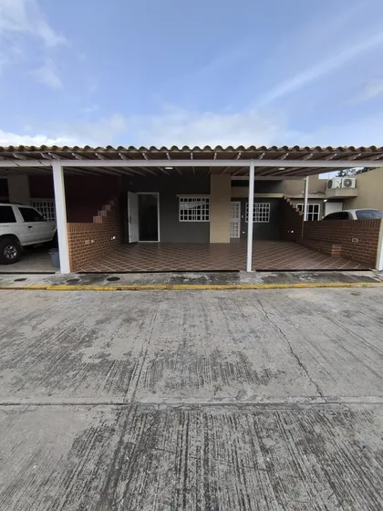 En Venta Casa Urbanización Canaima Ii Guatire 