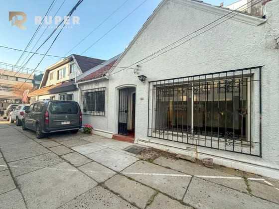 Casa En Pasaje Cerrado. Sector Los Orientes 5d 3b 2e