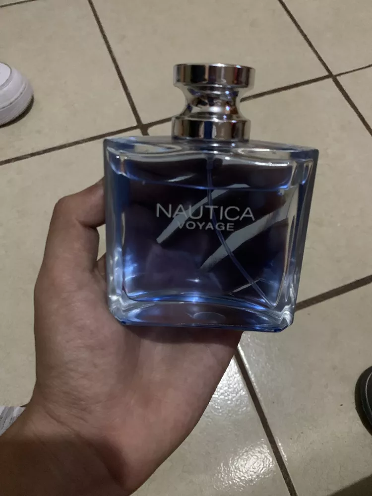 cuanto cuesta el perfume nautica voyage