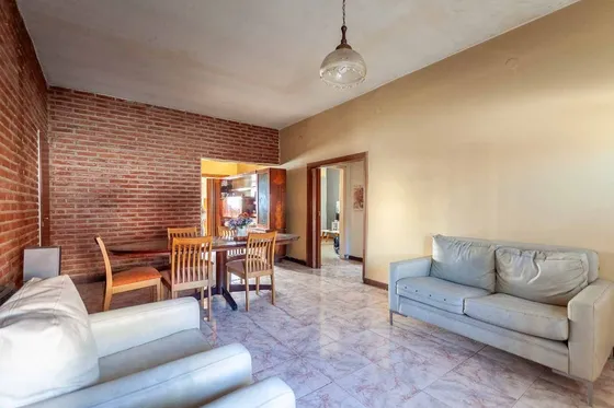 Venta Casa 4 Amb Cochera Jardin Pileta En Guillon