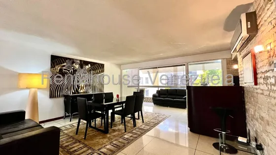 Moderno Apartamento Con Una Excelente Distribucion En Una Grandiosa Urbanizacion, Cercano A Altamira - Los Palos Grandes - Luis Gomez - Mls #25-9649