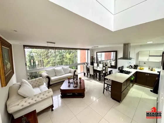 Casa En Venta En Loma El Atravesado. Cod V6071