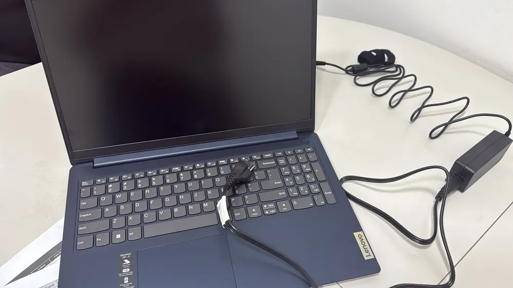 Laptop Lenovo Ideapad Ryzen 5 8gb 256gb Ssd Window 11 D.pro