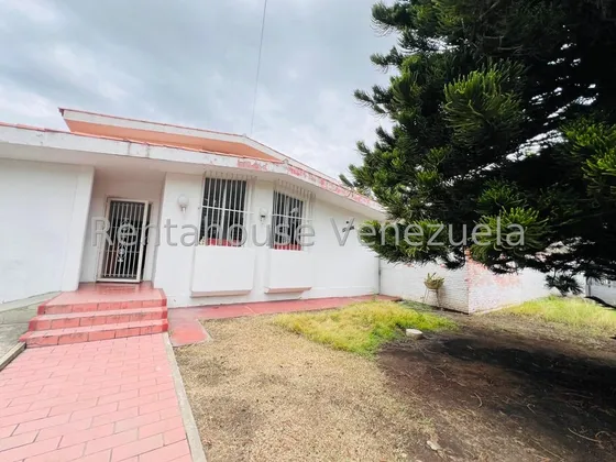 Florangel Pernaleta, Vende Quinta Para Uso Comercial En Zona Este Barquisimeto Fp # 25-6665