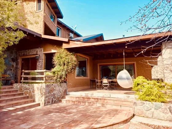 Casa En Venta Arrayán, Increíble Vista, Amplio Terreno.