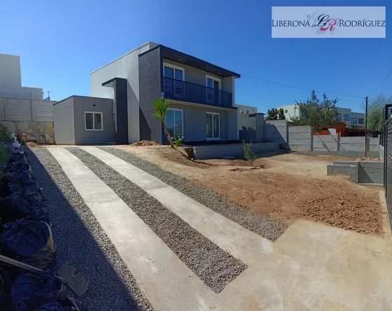 Casa En Venta De 4 Dorm. En Quilpué