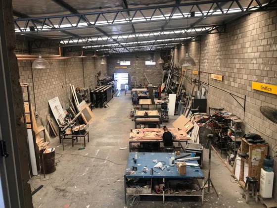 Excelente Establecimiento Industrial Con 554 M2 Cubiertos En Pablo Nogues