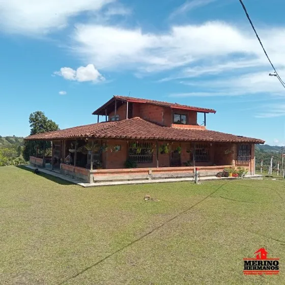 Finca En Venta En San Vicente - La Compañía