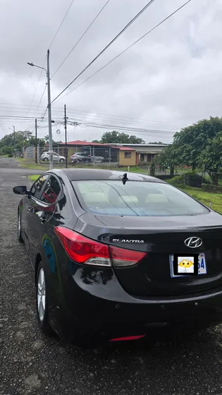 Hyundai Elantra Americano