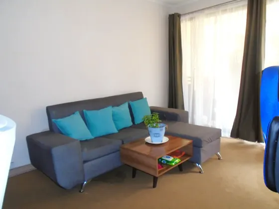 A Pasos Metro, Hospital, Comercio, 70m2 De Superficie 2d 2b.