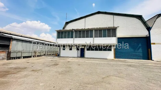 Maritza Lucena Tiene Excelente Oportunidad De Alquilar Galpón En Zona Indutrial I De Barquisimeto, Cerrado Con Vigilancia 24/7, Agua Y Luz Constante, Ideal Para Instalar Su Negocio.