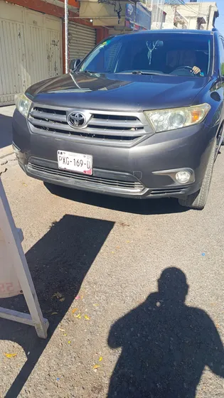 Toyota Highlander Base Premium Aa R-17 At