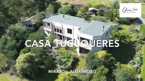 Casa Con Espacios Versátiles Entre Árboles Y Canto De Aves