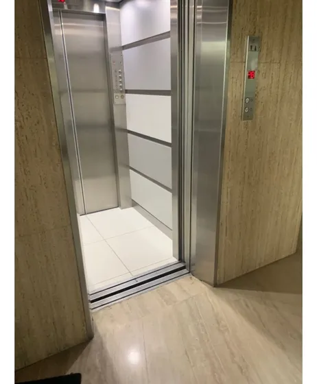 Se Vende Apartamento 190m2 3h+s/4b/2p  La Castellana 9602
