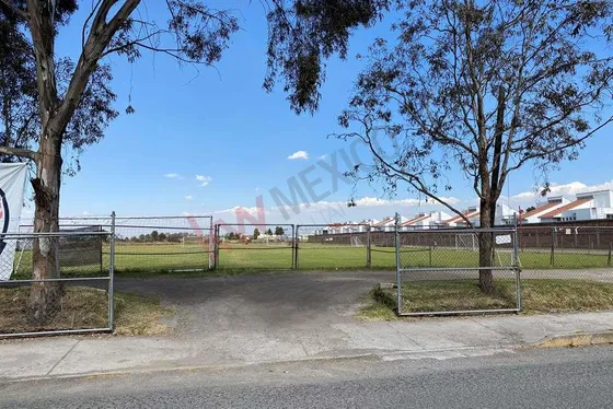 Terreno En Venta Para Cualquier Desarrollo Inmobiliario En Zona Exclusiva De Metepec, Estado De M...