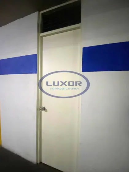 1 Estacionamiento + Bodega Cercano A Metro Manquehue