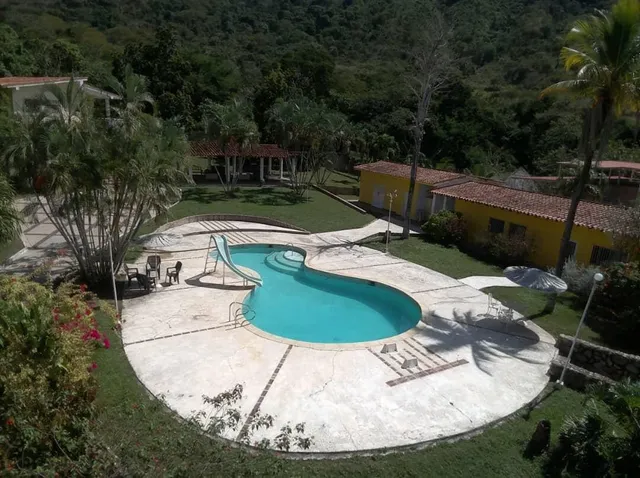 Annic Coronado Vende Quinta En Las Morochas. San Diego 15000 M2. Ref. 238805