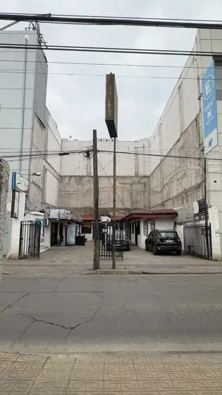 Se Arriendan Dos Locales Comerciales Centro De Curicó