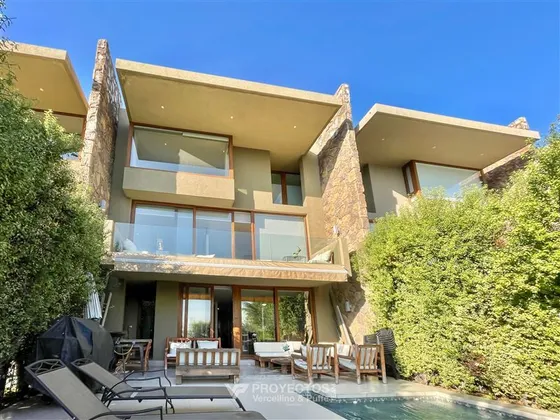 Casa En Venta De 4 Dorm. En Vitacura
