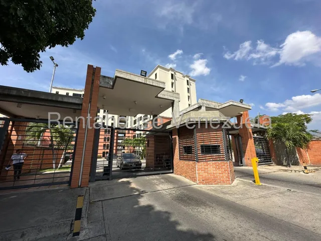 Excelente Apartamento  En Venta En Urbanización Nuevo Bosque Alto Maracay Excelente Seguridad Pozo De Agua Piso Bajo Nela 25-14813