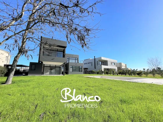 Casa  En Venta En Haras Santa Maria, Escobar, G.b.a. Zona Norte