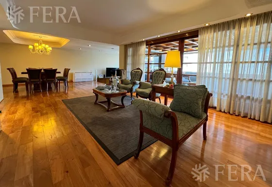 Venta Departamento De 5 Ambientes Con Cochera Y Balcón En  Avellaneda Centro