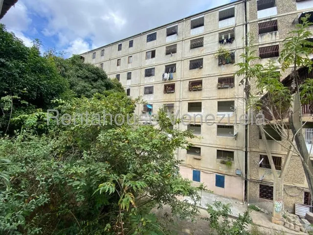  Apartamento En Venta Caricuao 25-15021