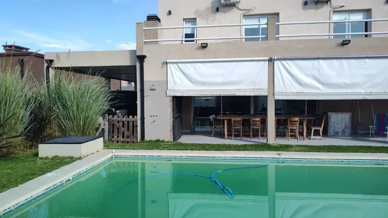Venta Casa Horizontes Al Sur, Pileta, Quincho, Parrilla Y Asador.