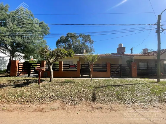 Excelente Casa En Lote Propio De 600m2, Todos Los Servicios!