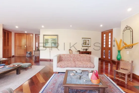 Apartamento En Venta En Los Rosales. Cod V6018
