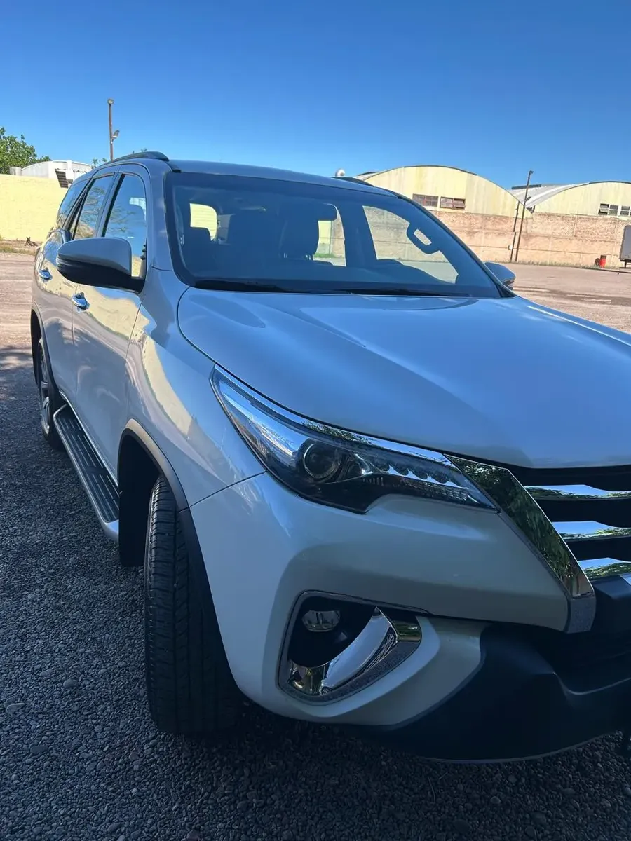 Toyota Hilux SW4 2.8 Srx 177cv 4x4 7as At
