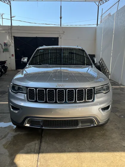 Jeep Grand Cherokee 3.6 Limited Lujo 4x2 Mt