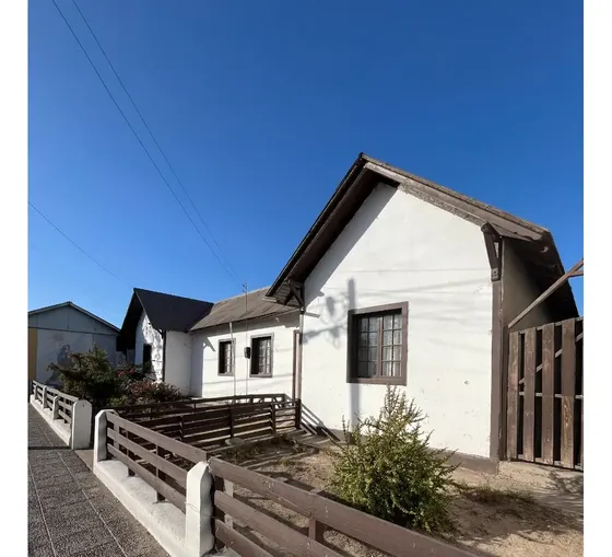 Hermosa Casona En Pleno Centro De 832m2 De Terreno.