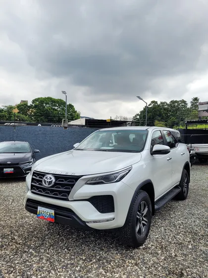 Toyota Fortuner Sr5