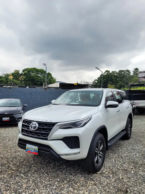 Toyota Fortuner Sr5