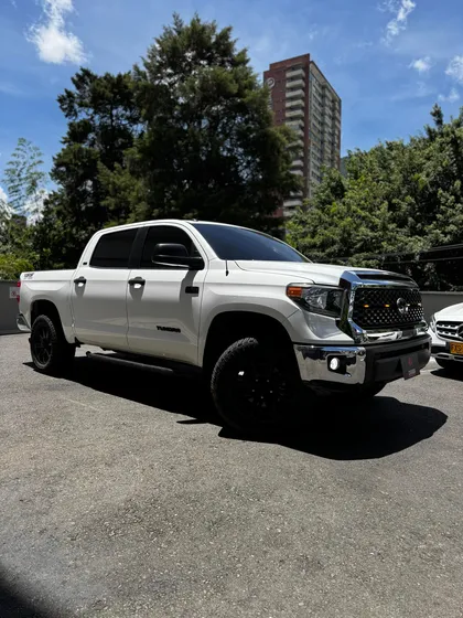 Toyota Tundra 5.7 Crewmax Platinum