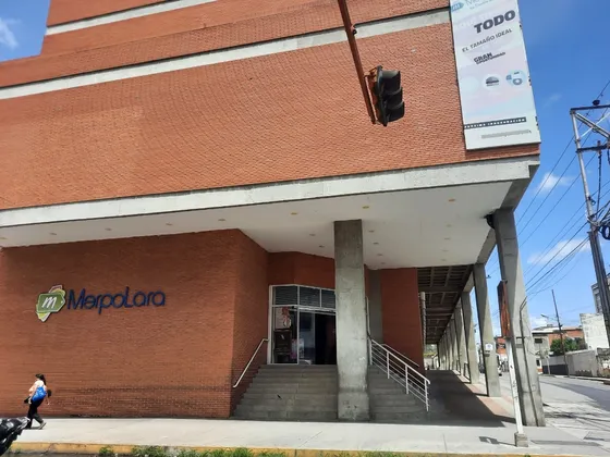  Loca En Venta Barquisimeto Vargas C C Merpolara  Codigo 2 4 1 9 4 1 Mildred Excelente Oportunidad De Aduirir Tu Propio Local Comercial A Estrenar Donde Puedes Escojer El Tipo De Rubro Que Desees