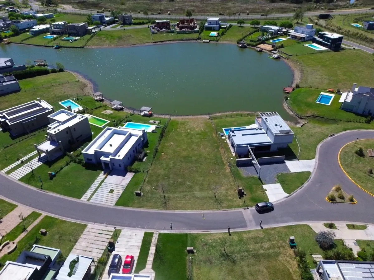 Lot in San Sebastian by the Lagoon, Area 11