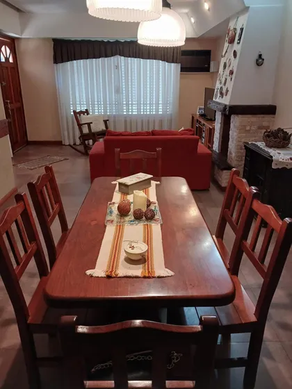 Venta De Casa 4 Amb. En Ramos Mejia Muy Buen Estado C/quincho Y Piscina