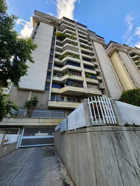 Vendo Apartamento En Terrazas Del Avila Calle 2 130mts2